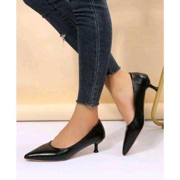 2/$30 Size 7.5 Ladies Black Kitty Pointed Toe Heels - Picture 3 of 7